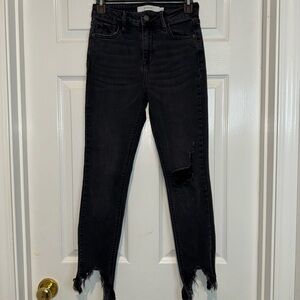 Hidden Black Ankle Cropped Distressed Jeans. Size 26